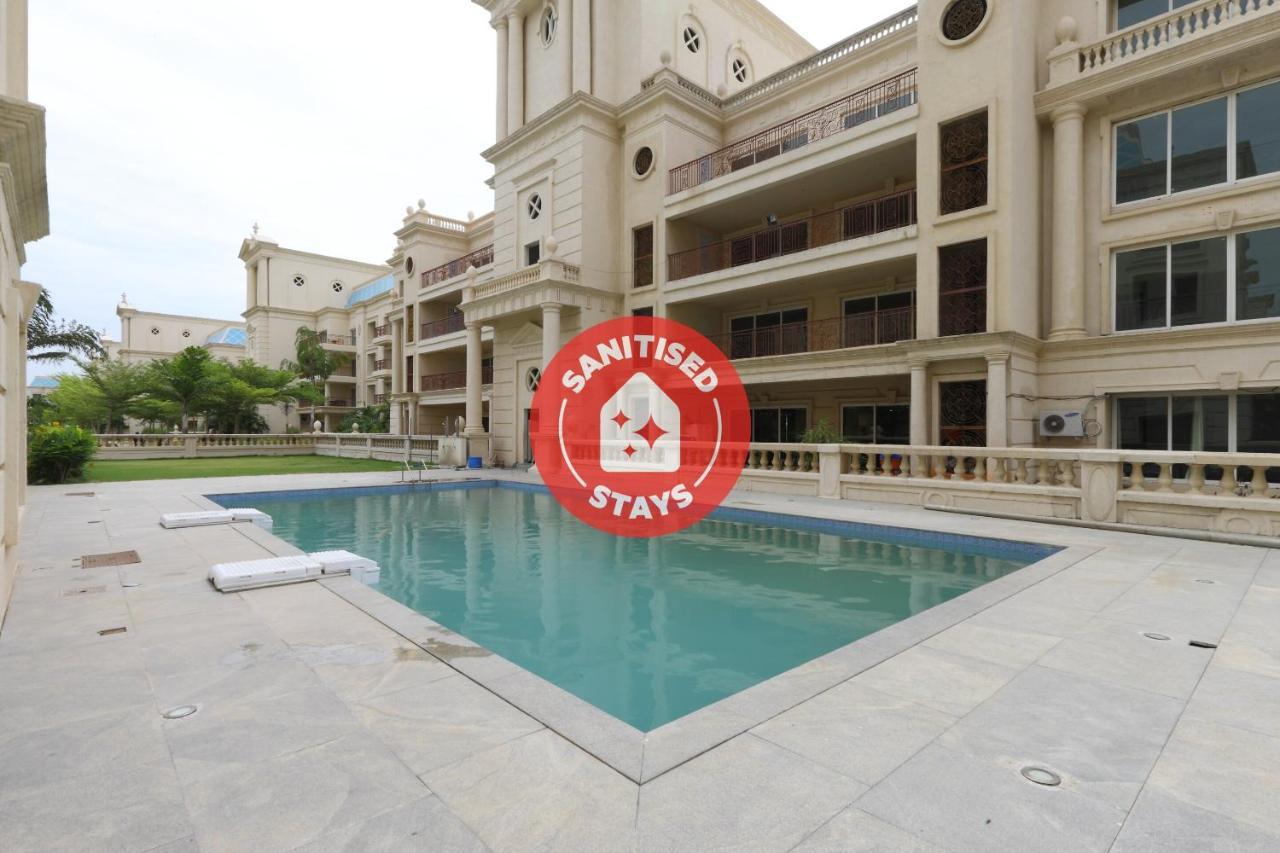 Oyo 6954 The Lawns Oragadam Hotel Ngoại thất bức ảnh