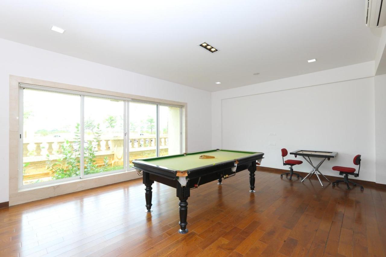 Oyo 6954 The Lawns Oragadam Hotel Ngoại thất bức ảnh