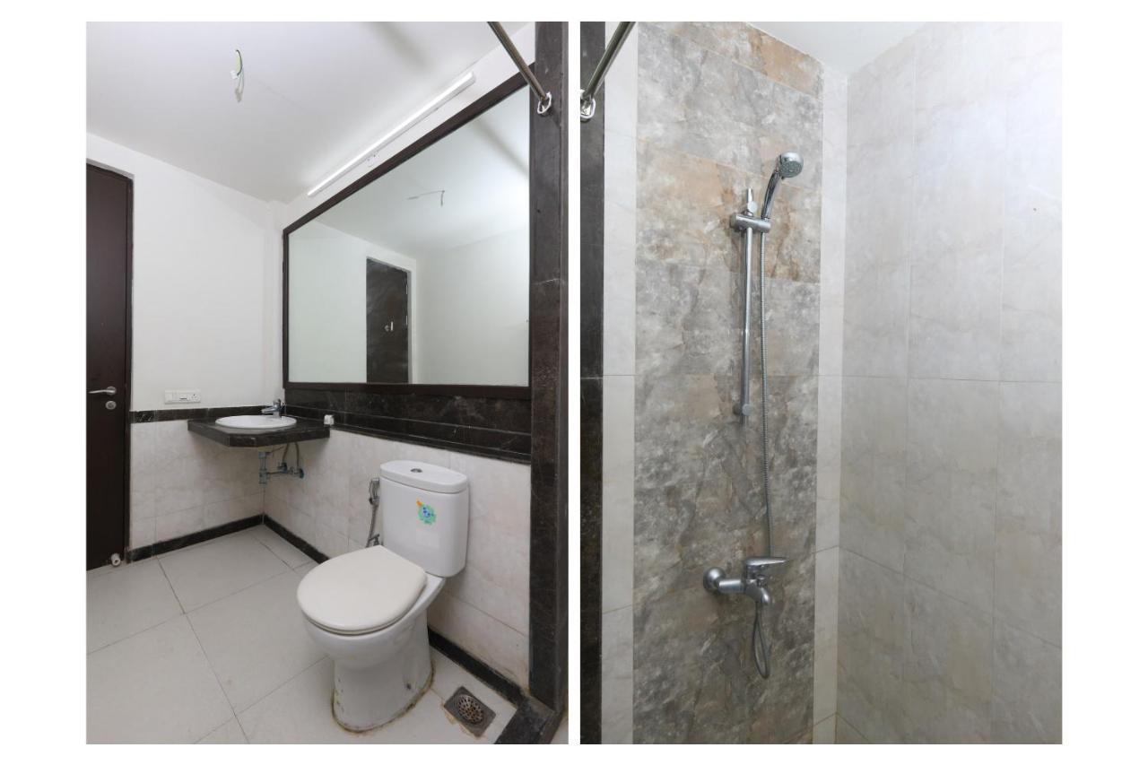 Oyo 6954 The Lawns Oragadam Hotel Ngoại thất bức ảnh