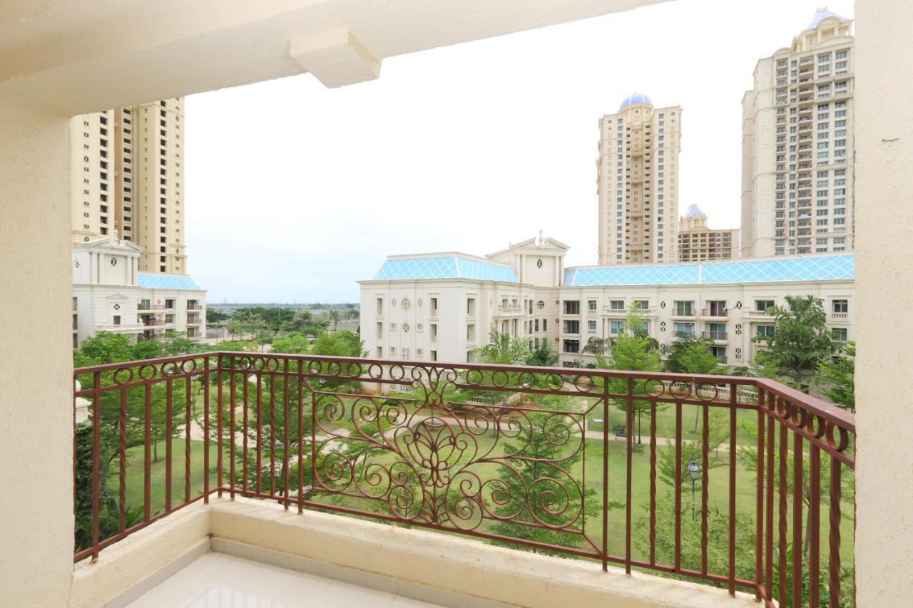 Oyo 6954 The Lawns Oragadam Hotel Ngoại thất bức ảnh