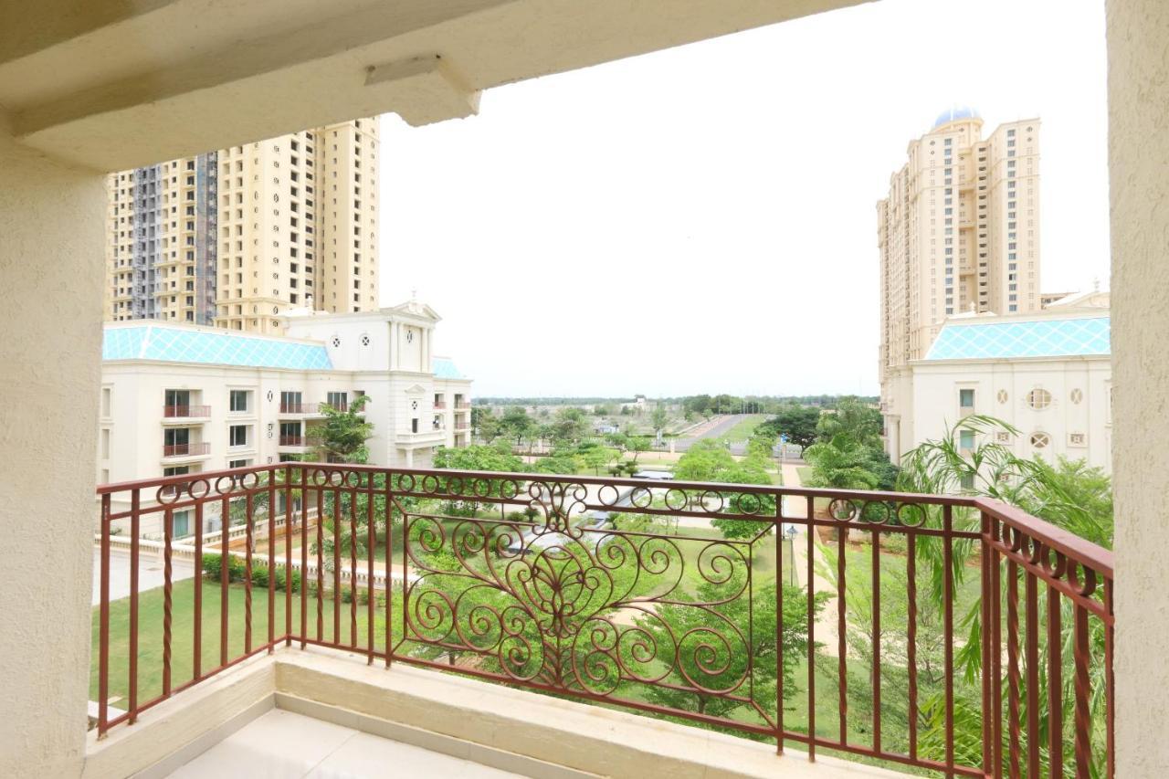 Oyo 6954 The Lawns Oragadam Hotel Ngoại thất bức ảnh