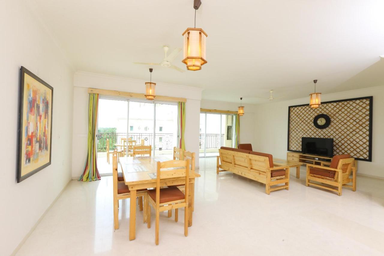 Oyo 6954 The Lawns Oragadam Hotel Ngoại thất bức ảnh